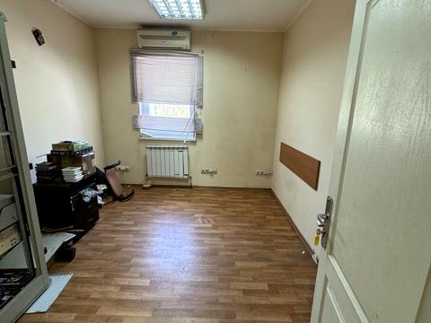 коммерческая по адресу Зимових Походів ул. (Молодогвардейская), 2