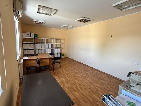 коммерческая по адресу Зимових Походів ул. (Молодогвардейская), 2