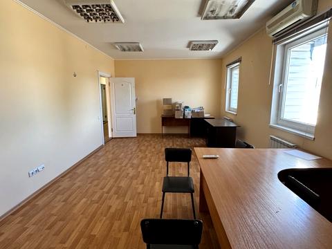 коммерческая по адресу Зимових Походів ул. (Молодогвардейская), 2