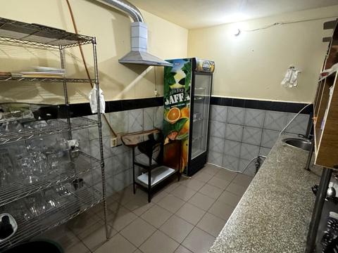 комерційна за адресою Панікахи вул., 77