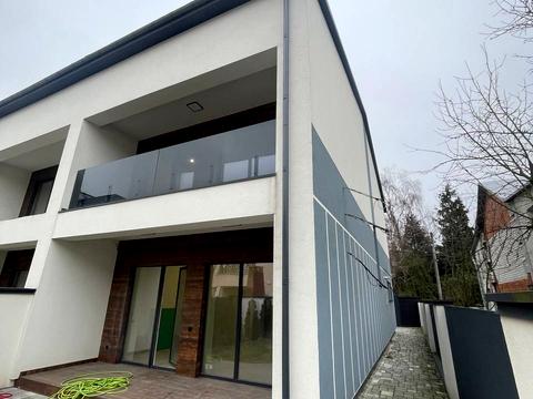 будинок за адресою Землеробна вул., 42