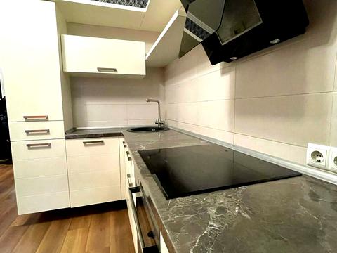 квартира за адресою Регенераторна вул., 4 к1