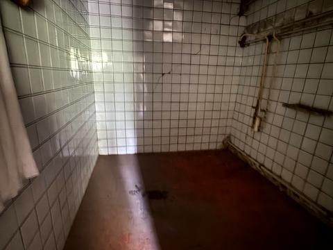 коммерческая по адресу Зимових Походів ул. (Молодогвардейская), 2а