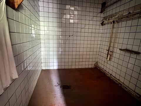 коммерческая по адресу Зимових Походів ул. (Молодогвардейская), 2а