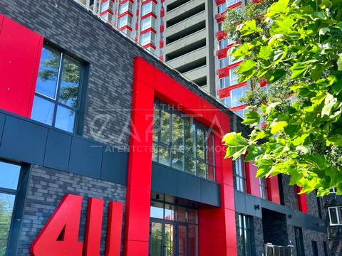 комерційна за адресою Академіка Булаховського вул., 2