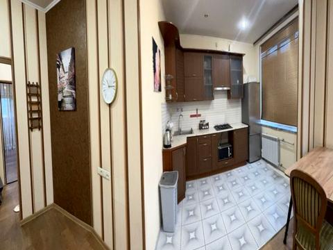 квартира за адресою Миколи Хвильового вул. (Маяковського), 11