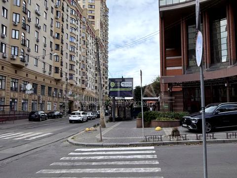 комерційна за адресою Полтавська вул., 12