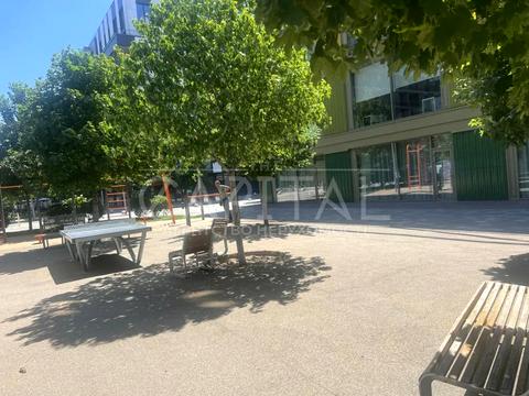 комерційна за адресою Київ, Набережно-Рибальська дорога вул., 3