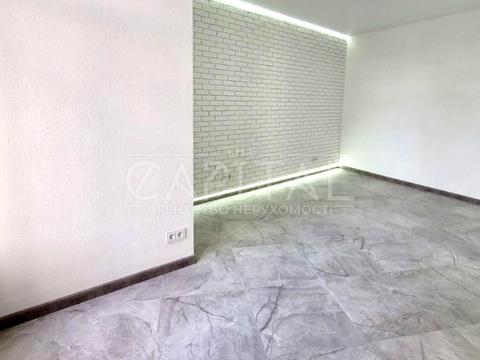 комерційна за адресою Київ, Гетьманська вул. (Майкопська), 1-А