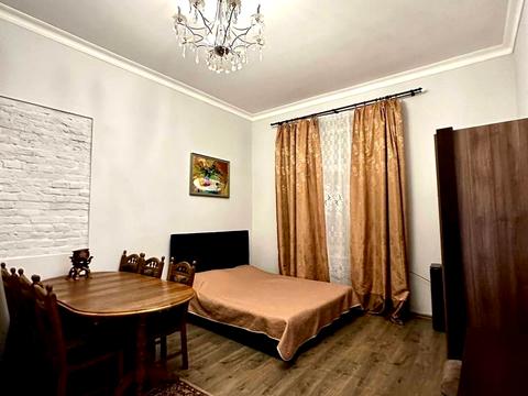 квартира за адресою Євгена Коновальця вул. (), 36