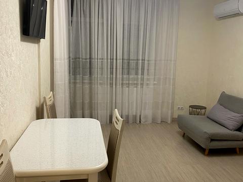 квартира за адресою Олександра Олеся вул., 6-Б