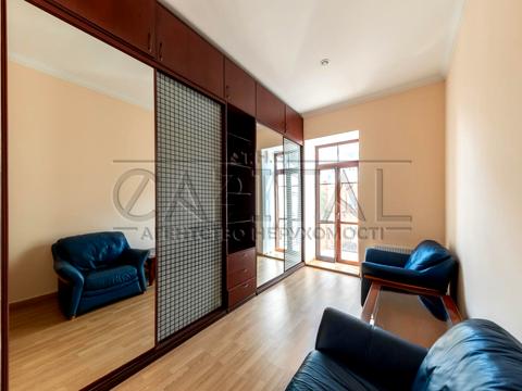 коммерческая по адресу Круглоуниверситетская ул., 4