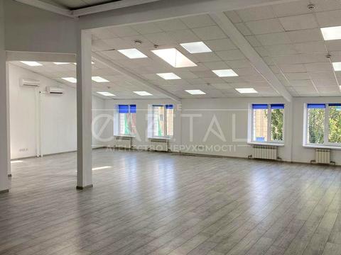 комерційна за адресою Межигірська вул., 87а