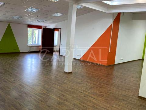 комерційна за адресою Межигірська вул., 87а