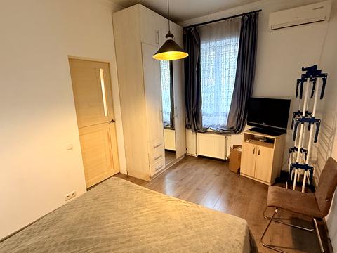 квартира за адресою Базарна вул., 80