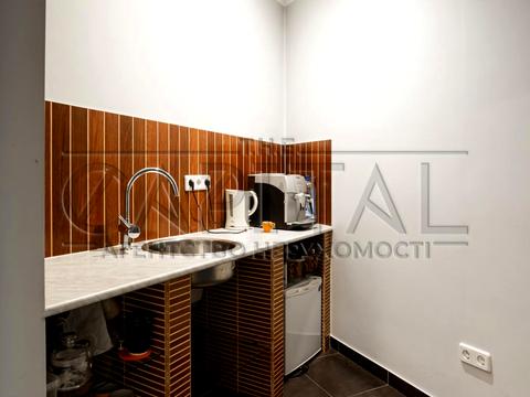 комерційна за адресою Київ, Микільсько-Слобідська вул., 2-Б