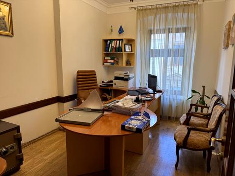 коммерческая по адресу Братьев Рогатинцев ул., 18