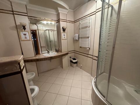 коммерческая по адресу Братьев Рогатинцев ул., 18