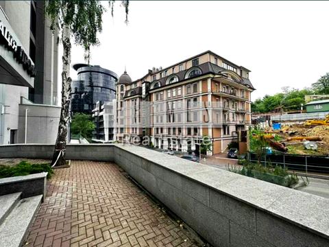 комерційна за адресою Болсуновська вул. (Сергія Струтинського), 8