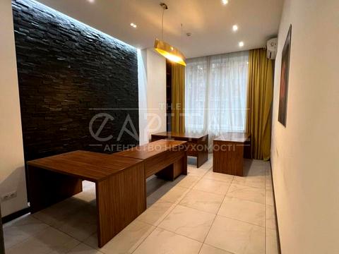 коммерческая по адресу полтавська., 10