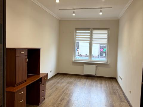 коммерческая по адресу Героїв Крут ул., 2