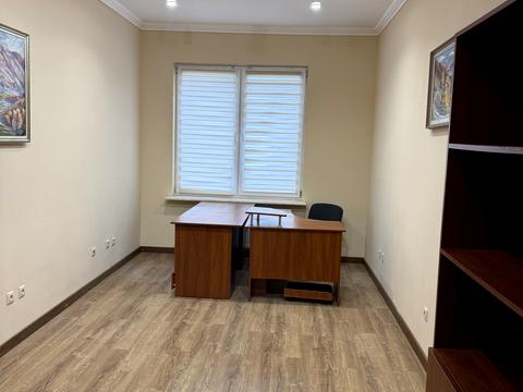 коммерческая по адресу Героїв Крут ул., 2