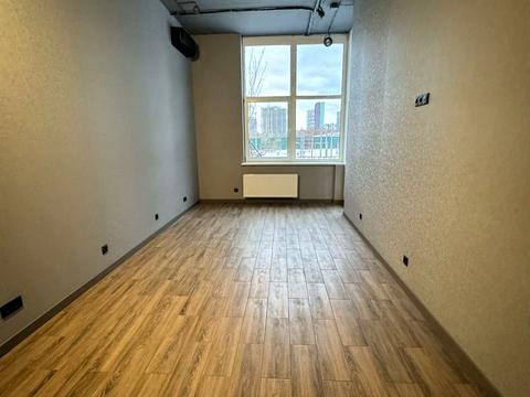 комерційна за адресою Олександра Олеся вул., 7