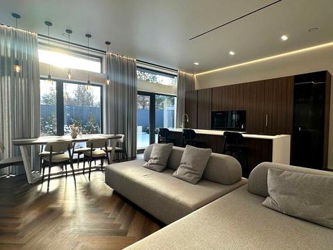 будинок за адресою Богдана Хмельницького вул.