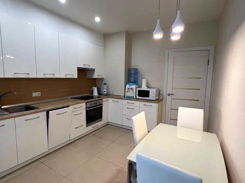 квартира за адресою Феодосійська вул., 3-В