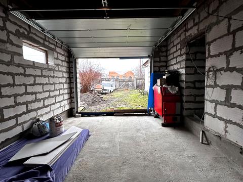 будинок за адресою Героїв України