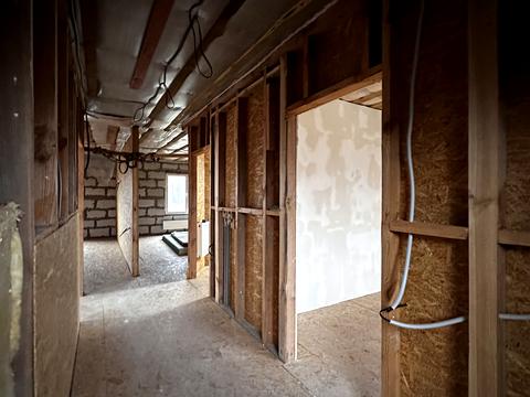 будинок за адресою Героїв України