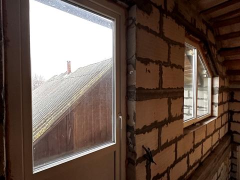 будинок за адресою Героїв України