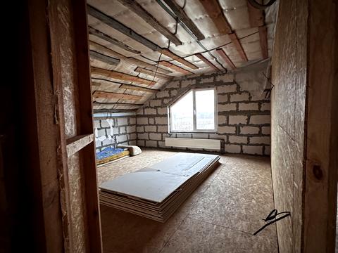 будинок за адресою Героїв України