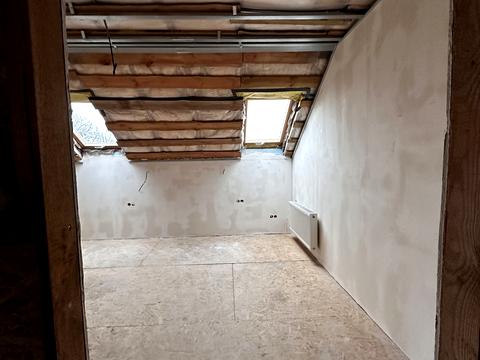 будинок за адресою Героїв України