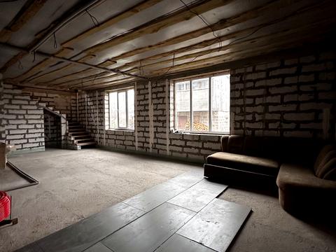 будинок за адресою Героїв України