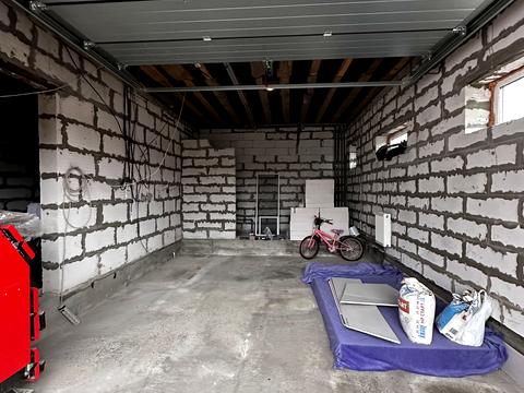 будинок за адресою Героїв України