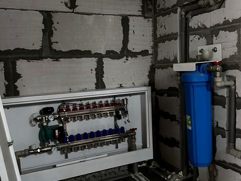 будинок за адресою Героїв України