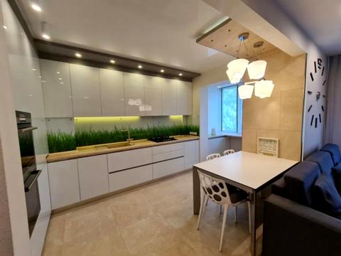 квартира за адресою Академіка Корольова вул., 81/6