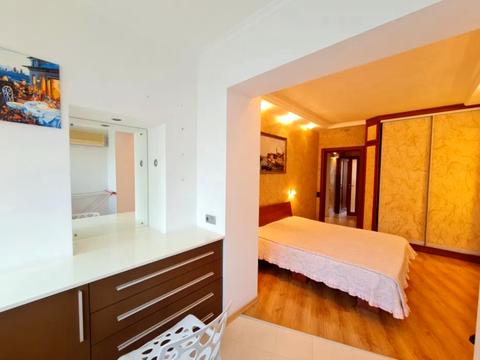 квартира за адресою Академіка Корольова вул., 81/6