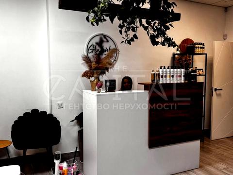 комерційна за адресою Київ, Метрологічна вул., 42