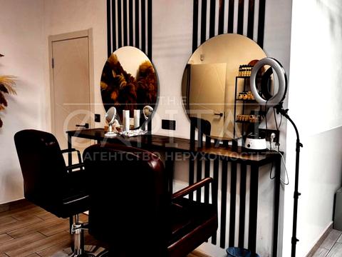 комерційна за адресою Київ, Метрологічна вул., 42