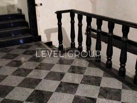 комерційна за адресою Лютеранська вул., 4