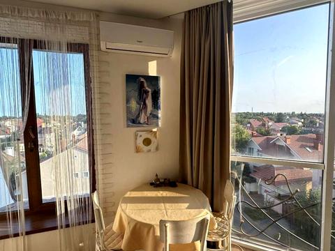 квартира за адресою Таїрова вул., 6