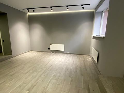 комерційна за адресою Бишівська вул., 9