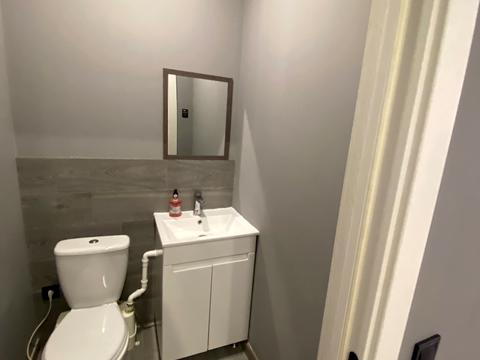 комерційна за адресою Бишівська вул., 9