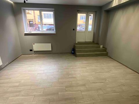 комерційна за адресою Бишівська вул., 9