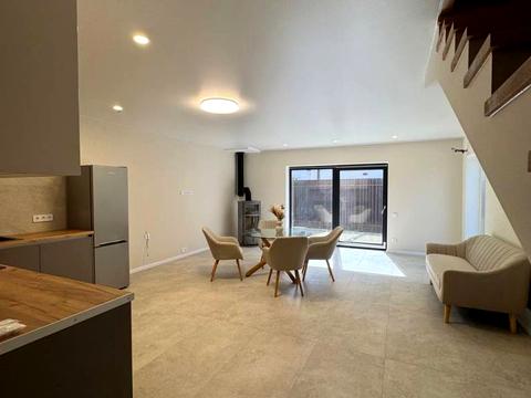 будинок за адресою Центральна вул.