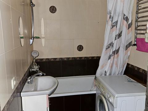 квартира за адресою Молодіжна вул., 63