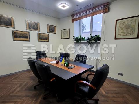 коммерческая по адресу Степана Бандеры просп., 5