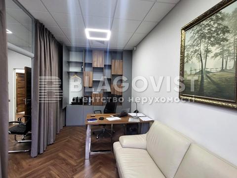 коммерческая по адресу Степана Бандеры просп., 5